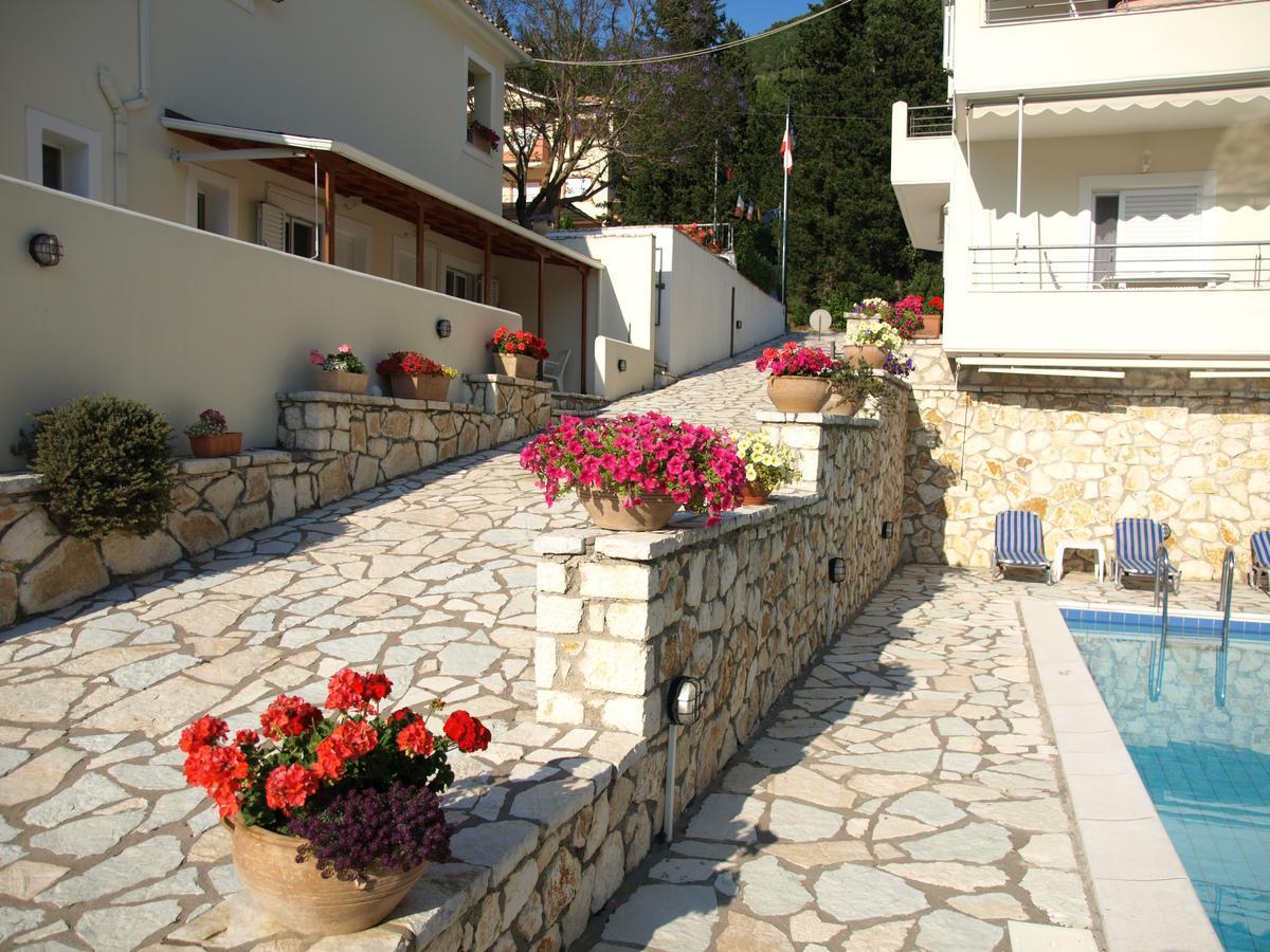 Geni Garden Apartments Экстерьер фото